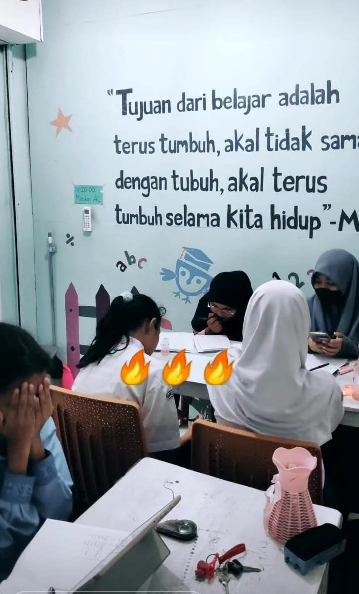 Kegiatan belajar dan pembahasan materi (foto 2)